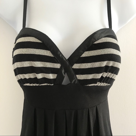 Guess Chic Silver Stripes & Black Pleaded Summer Dress - Picture 10 of 15